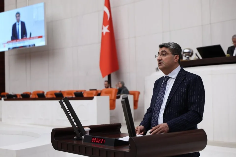 Ekmen: Onca eleştiriye rağmen RTÜK ilk defa gündüz kuşağı programına ceza kesti