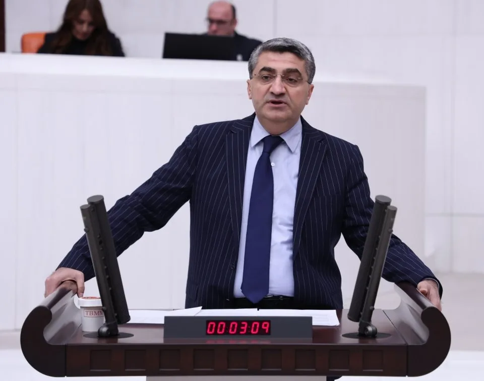 EKMEN: Türkiye ekonomik krizin içindeyken bölgesel savaşa yakalandı