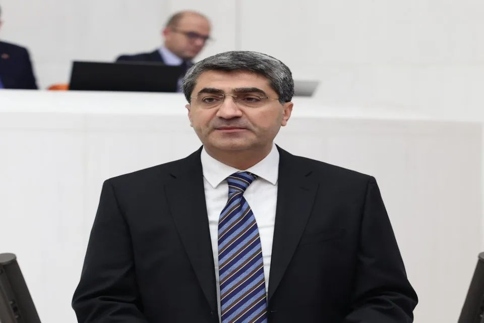 Milletvekili Ekmen’den seçilen Şırnak belediye başkanlarına tebrik