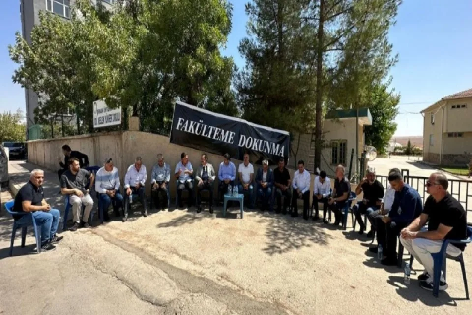 DEVA PARTİSİ MERSİN MİLLETVEKİLİ MEHMET EMİN EKMEN, İDİL ZİRAAT FAKÜLTESİ’NİN TAŞINMA KARARINA TEPKİ GÖSTERDİ