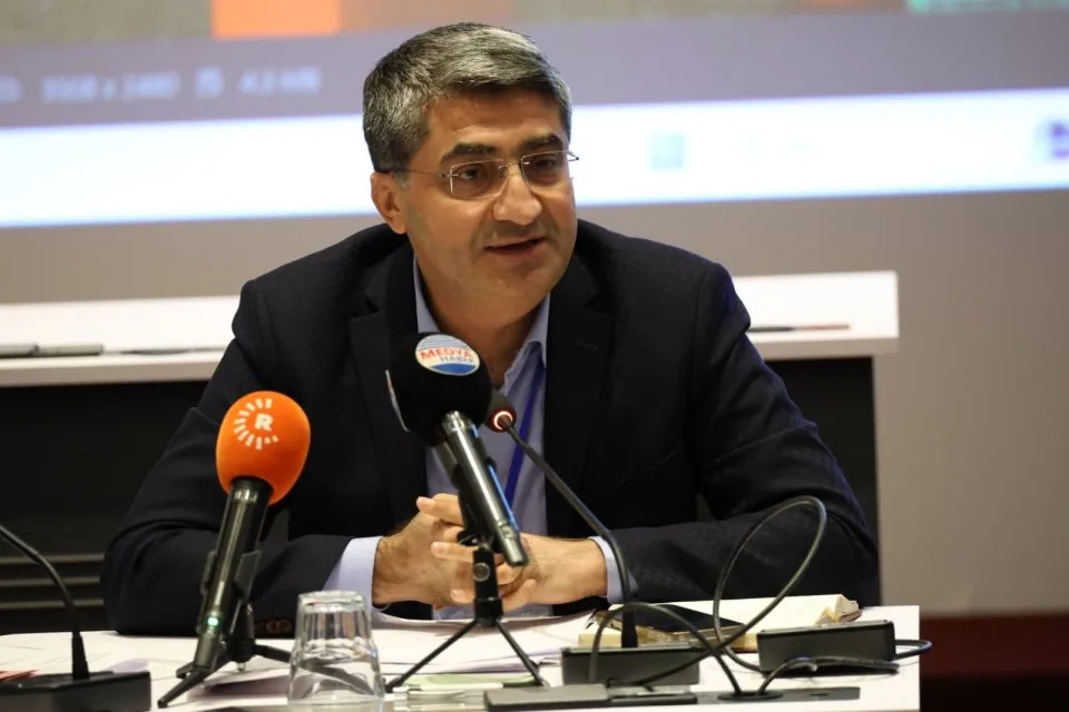 EKMEN: Süreç 100 adımlık bir yolsa, henüz üçüncü veya dördüncü adımdayız