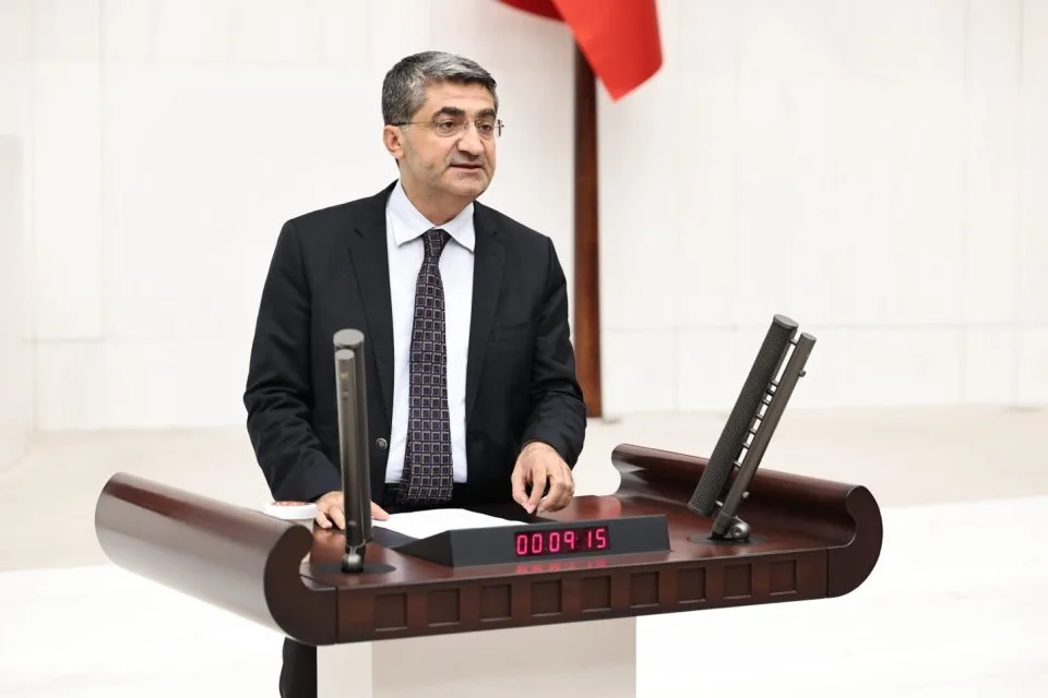 EKMEN: Artık kimsenin süreci sürüncemede bırakma lüksü yoktur