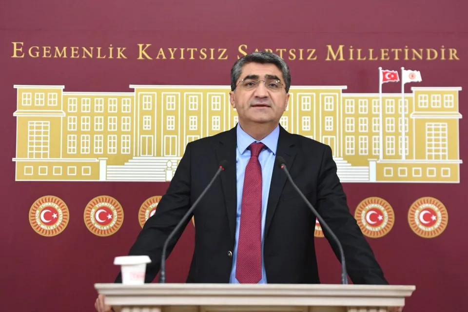 DEVA Partili Ekmen:  “Ekonomik krize sebep olan politika ve kişilerle yüzleşmeden buradan çıkamazsınız”