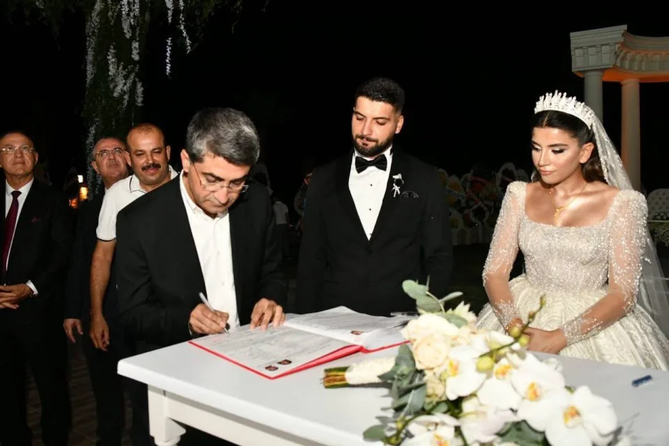 Değerli hemşehrilerimiz Turan ve Şimşek ailelerinin çocukları Gülce ve Selami’nin düğün törenine nikah şahidi olarak katılım sağladım