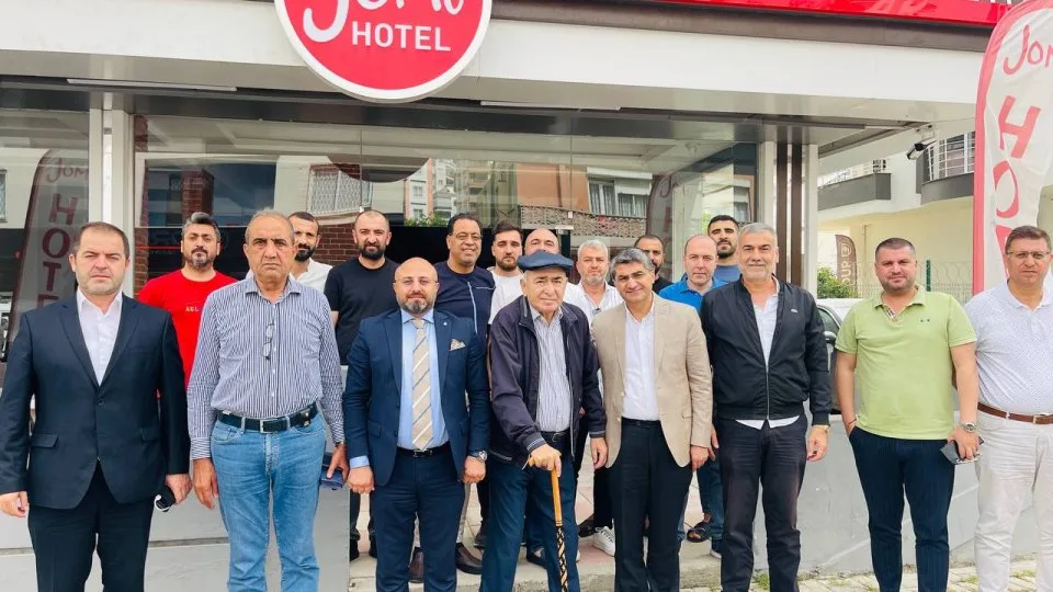 Hasenan Aşireti önceki dönem Federasyon başkanı Şehmus Altındağ ve konuklarını Mersin’de açtığı Jome Hotel’de ziyaret ettik.