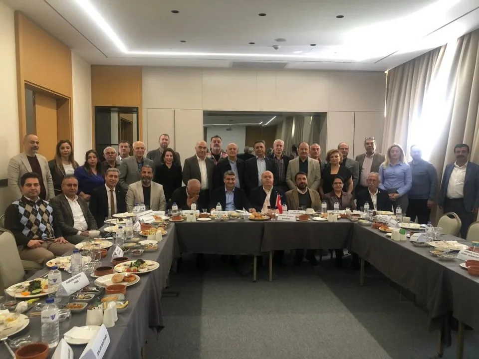 Mersin İstişare Kulübü’nün düzenlediği “Temiz Siyaset için Siyasetin Finansman Kaynakları Sorgulanmalıdır” başlıklı programda Mersinli hemşehrilerimizle bir araya geldik
