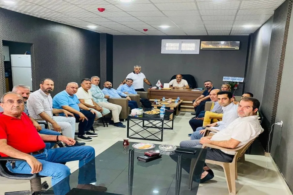 Suruçlular Yardımlaşma ve Dayanışma Derneği Başkanı Enver Şimşek ve yönetimini ziyaret ettik.