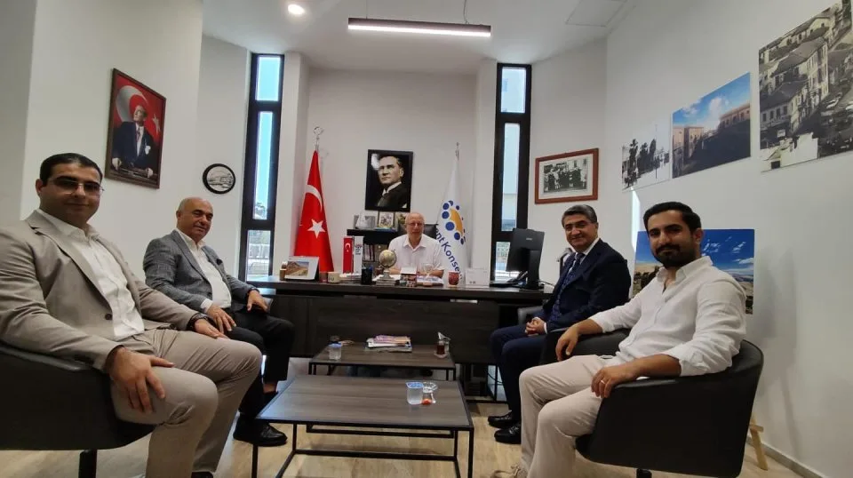 Mersin Kent Konseyi Başkanımız Alper Girgeç'i makamında ziyaret ettik.