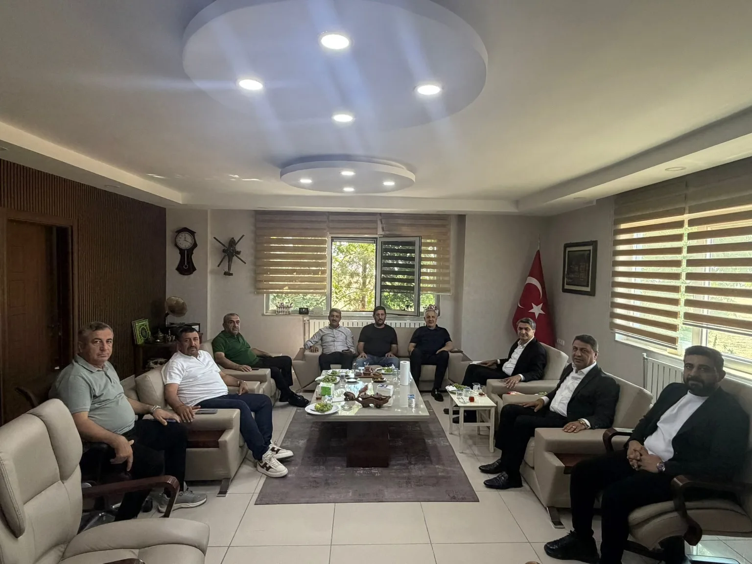 Batman’ın değerli iş insanları ve kıymetli dostlarımız, sanayicilerimizden Hıfzullah Özoğul ve Mustafa Balaban’ı ziyaret ettik.