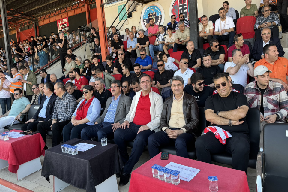 DEVA Partili Ekmen, Batman Petrolspor'un Şampiyonluğunu Kutluyor: 
