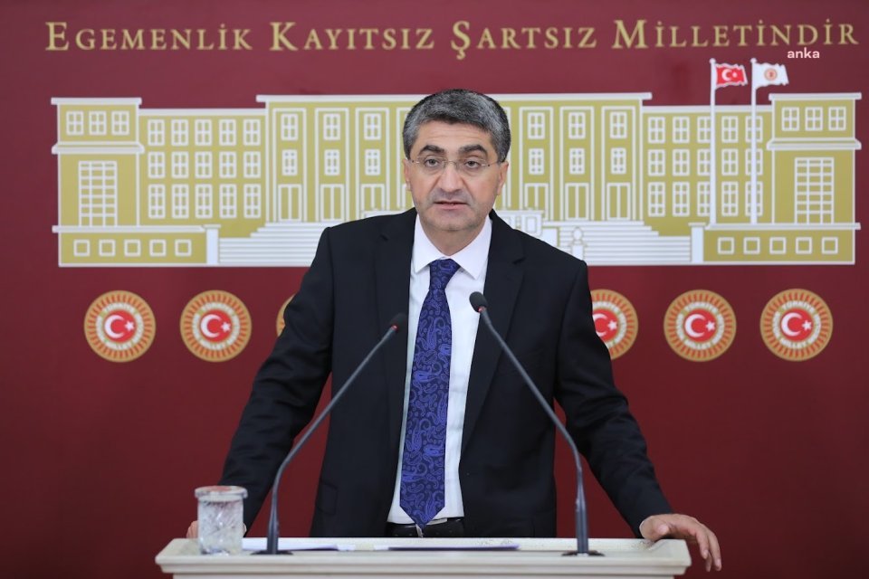 DEVA PARTİLİ EKMEN, TURİZM BAKANINA MERSİN’İ ANLATTI:  “MERSİN UNUTUTULMUŞ, İHMAL EDİLMİŞ, YOK SAYILMIŞTIR”
