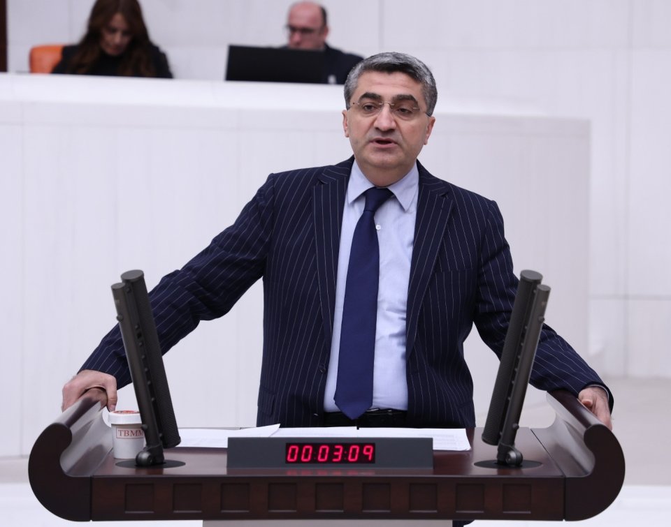 EKMEN: 17 Ağustos’tan ders çıkaramadık, 6 Şubat’ta aynı acıları bir kez daha yaşadık