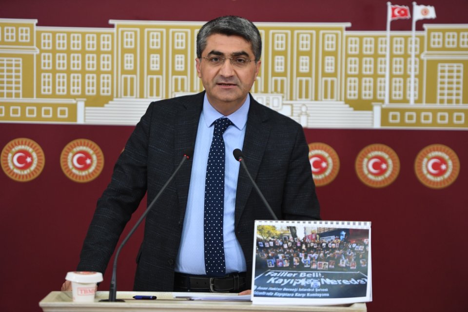 Ekmen: “Cumartesi Annelerinin sesini duyun ve yaralarını sarmalarına yardım edin”