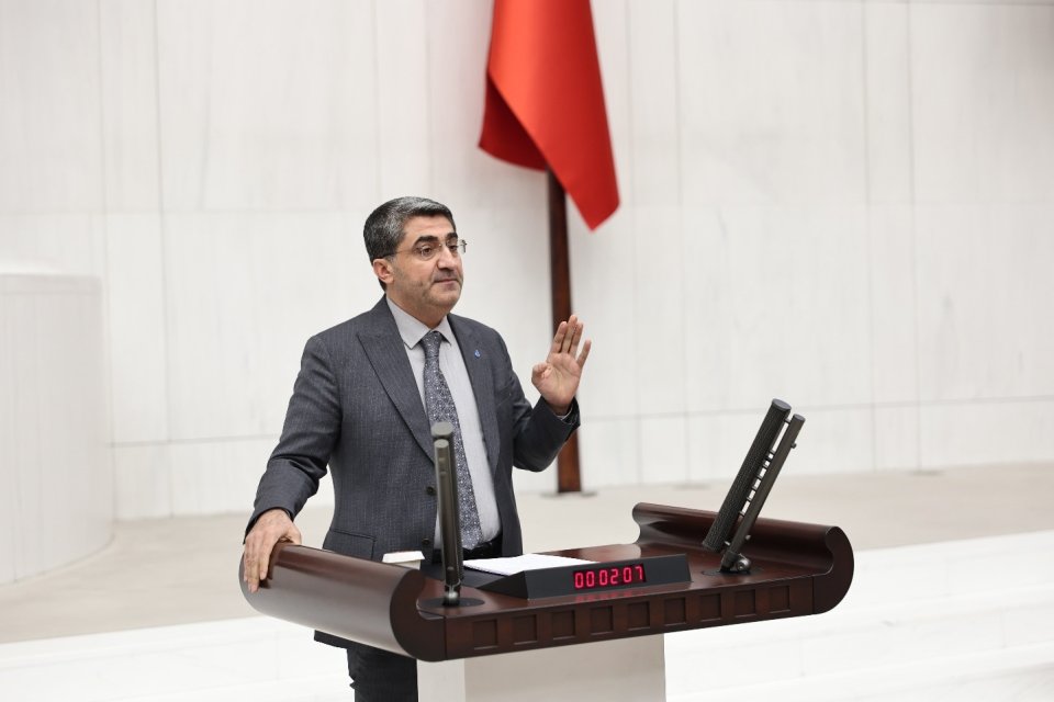 Ekmen’den AK Parti’ye tutarlılık çağrısı 
