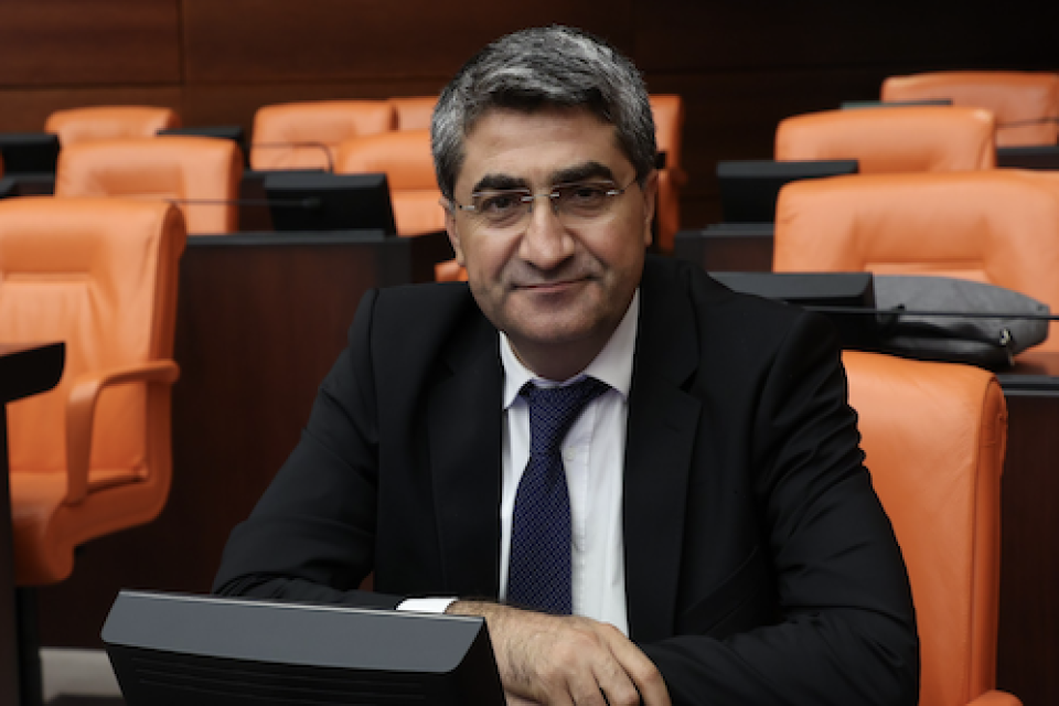 EKMEN’DEN DOĞALGAZ ŞİRKETLERİNE ÇAĞRI: BATMAN’IN MAHALLELERİNE BİR AN ÖNCE DOĞALGAZ VERİN!