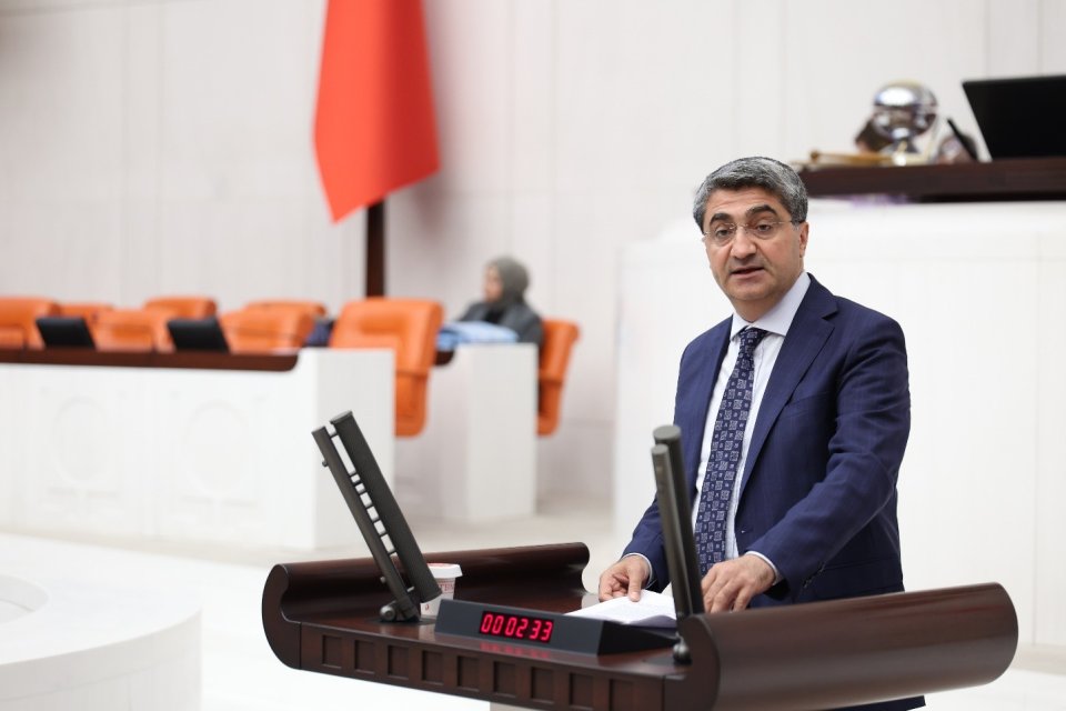 EKMEN: Hukuku askıya alan düzenlemeler kabul edilemez