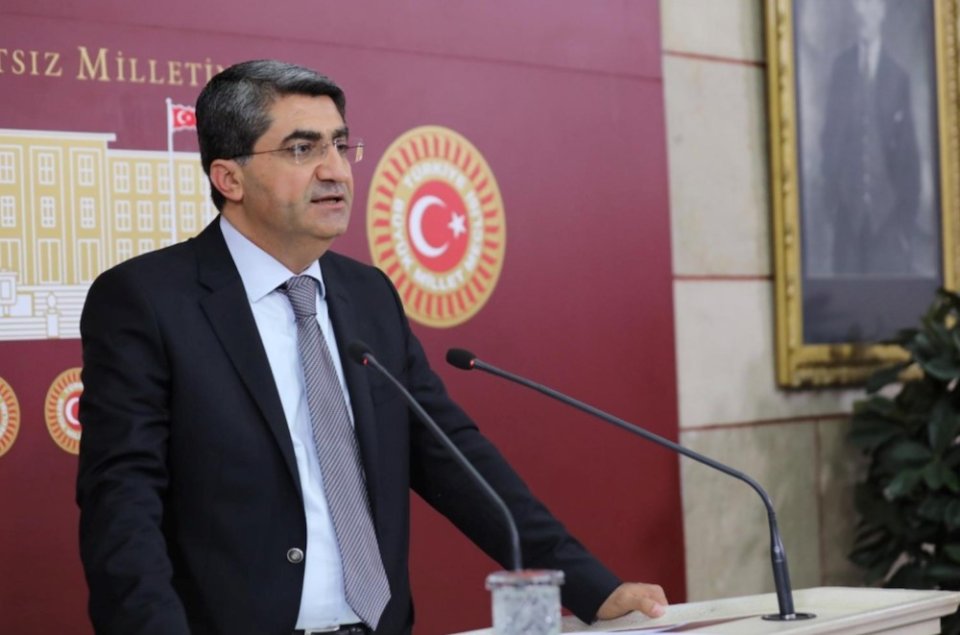 EKMEN: İKTİDAR MUHALİF BELEDİYELERİ CEZALANDIRMAKTAN VAZGEÇSİN!