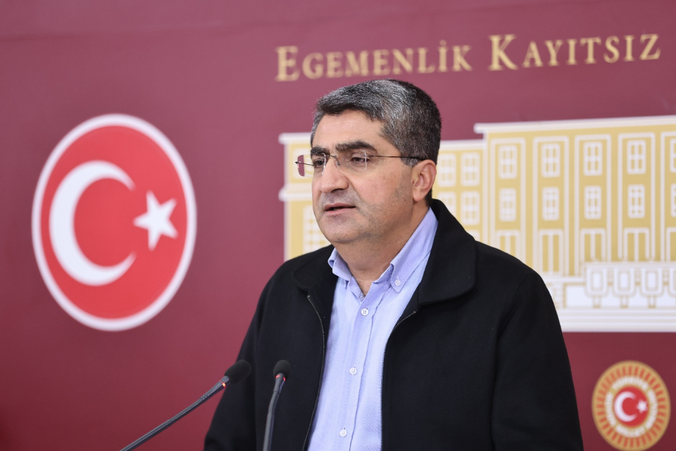 EKMEN İLETİŞİM BAŞKANI ALTUN’A SESLENDİ YEREL BASINA KIYMAYIN, İLAN ZAMMI YÜZDE 32 DEĞİL, YÜZDE 60 OLMALI!