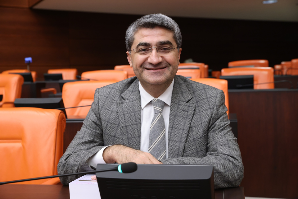  EKMEN:  KAZANAN LONDRA TEFECİLERİ OLDU