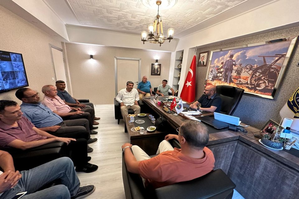 EKMEN: PEŞİN PARAYLA TONU 11 TL’ye SU SATIN ALAN MUT’LU ÇİFTÇİ NASIL PARA KAZANACAK?
