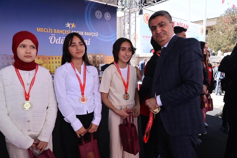 23 Nisan Ulusal Egemenlik ve Çocuk Bayramı ve Türkiye Büyük Millet Meclisi’nin 106. yılı kapsamında düzenlenen “Meclis Bahçesi Çocuk Bahçesi” etkinliğinde çocuklarımızla bir araya geldik.