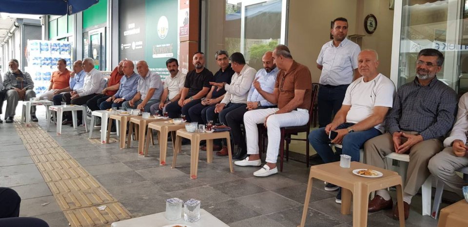 Batman il ve ilçeleri yardımlaşma Derneği’nde Emin Karatay‘ın babası Aytekin Karatay‘ın taziyesine katılım sağladık.
