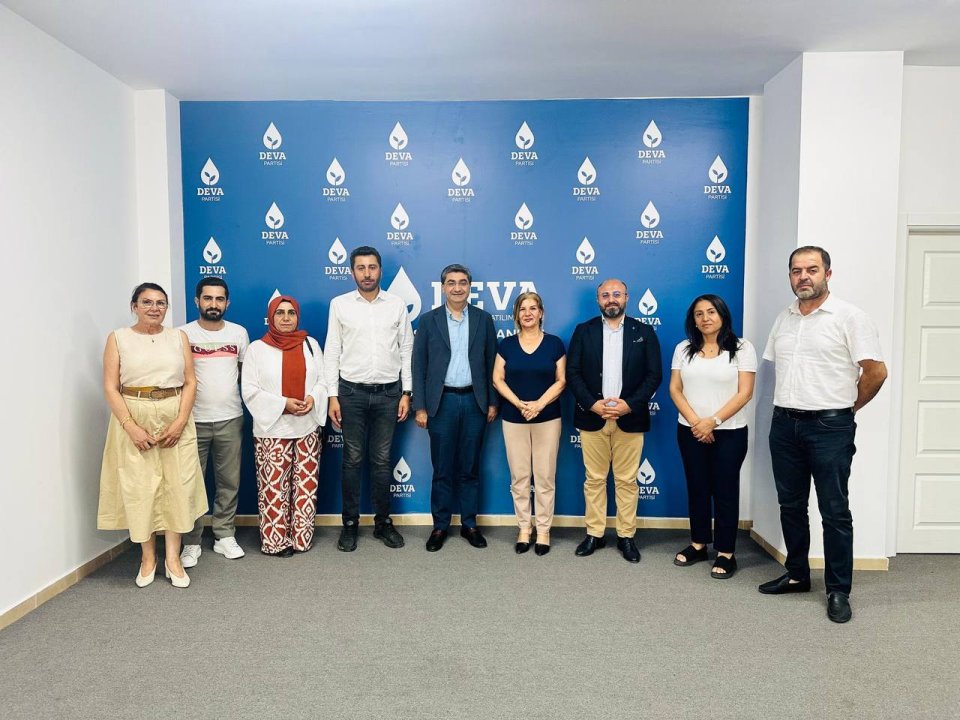 DEM Parti il eş başkanları Bedriye Kuş ve Reşat Aşan , belediye meclis üyeleri ile il başkanlığımıza nezaket ziyaretinde bulundular teşekkür ederiz.
