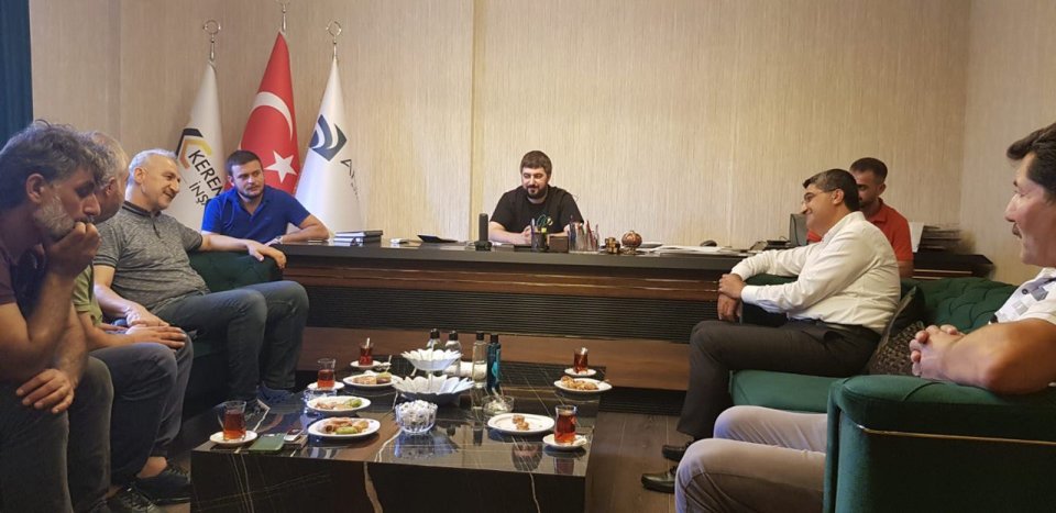 Hemşehrilerimiz, kadim aile dostlarımız Abdullah Hamidi ve Burak Hamidi’yi işyerlerinde ziyaret ettik.