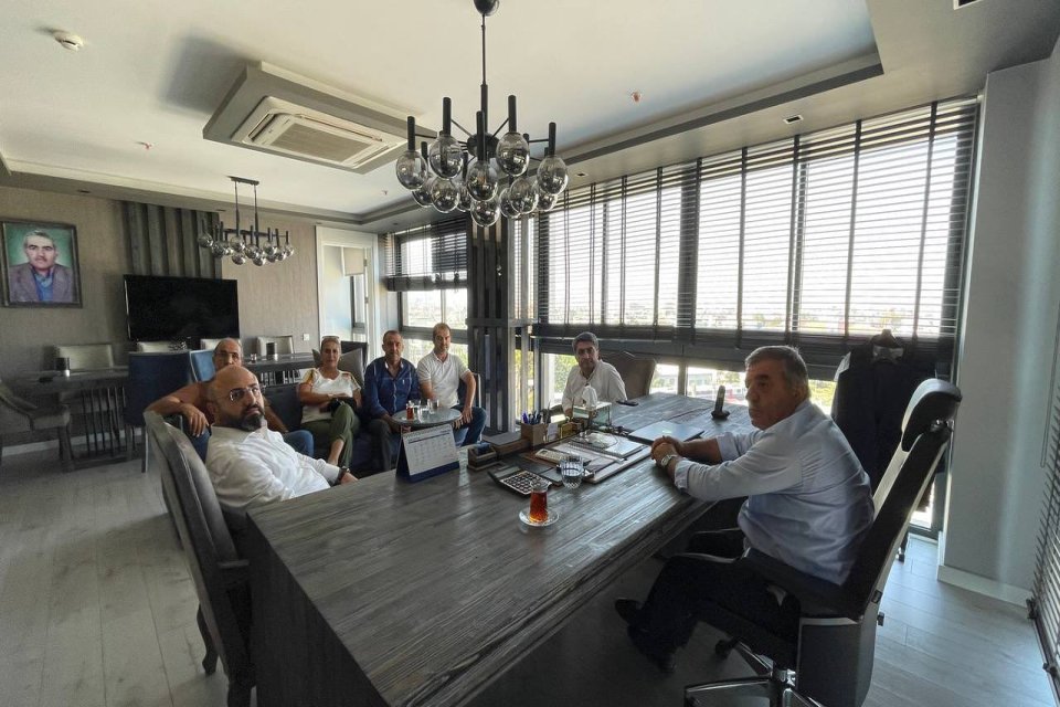 İş insanı Celal Aktaş’ı çalışma ofisinde ziyaret ettik.