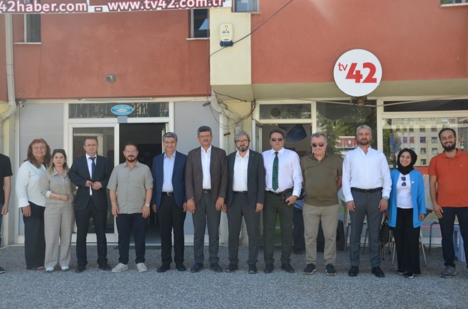 Kanal 42’de Sayın Yaşar Toy’u ve ekibini ziyaret ettik