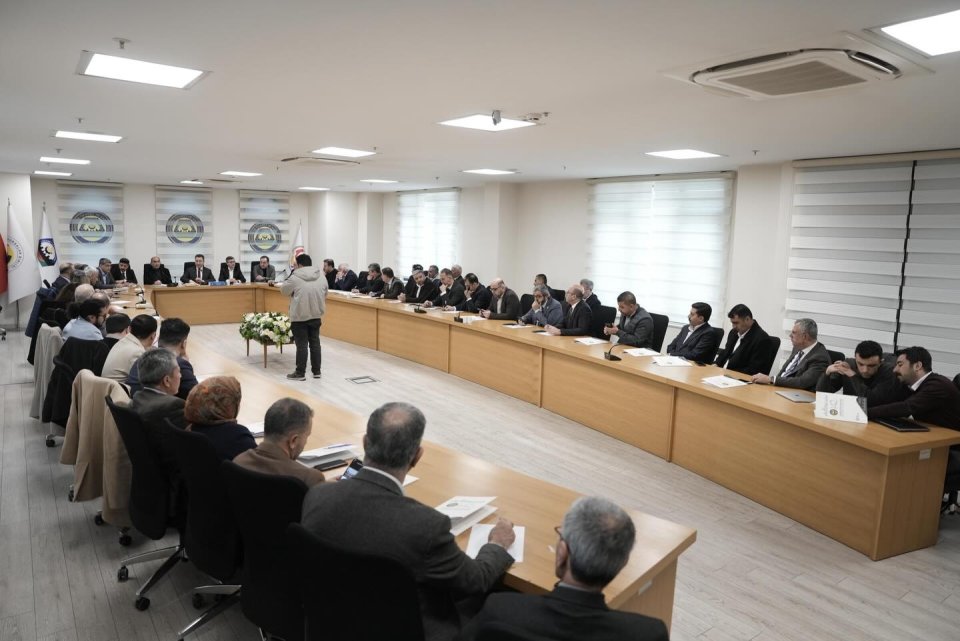 Kürt Çalışmaları Merkezi organizasyonu, Diyarbakır Ticaret Odası ev sahipliğinde düzenlenen yuvarlak masa toplantısına katıldık.