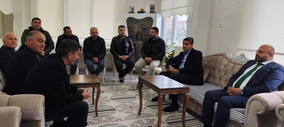 Mersin Nakliyeciler Sitesi Dernek Başkanı Mehmet Bozkurt’un merhum babası için taziye ziyaretinde bulunduk