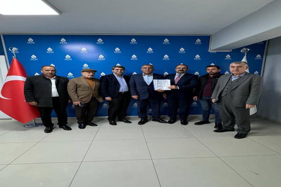 Pervari Belediye Başkan adaylığı için İlçe Başkanımız İsmail Bilen’in başvuru evraklarını teslim aldık.