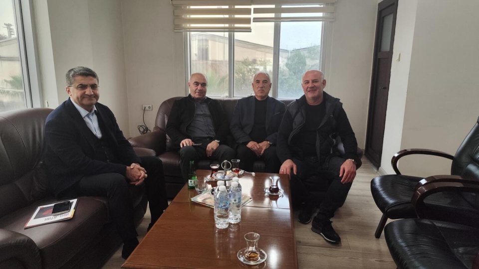 Süleyman Aktoğ ve Feylezur Aktoğ’u işyerlerinde ziyaret ettik.